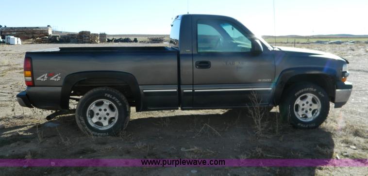 image for item G7623 2000 Chevrolet Silverado K1500 LS pickup truck