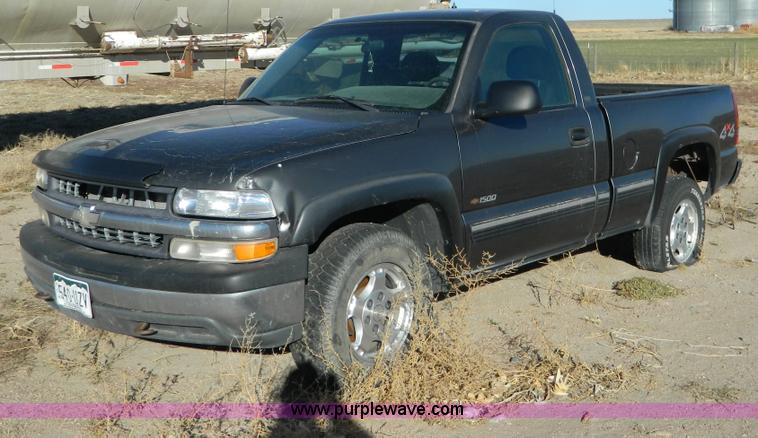 image for item G7623 2000 Chevrolet Silverado K1500 LS pickup truck