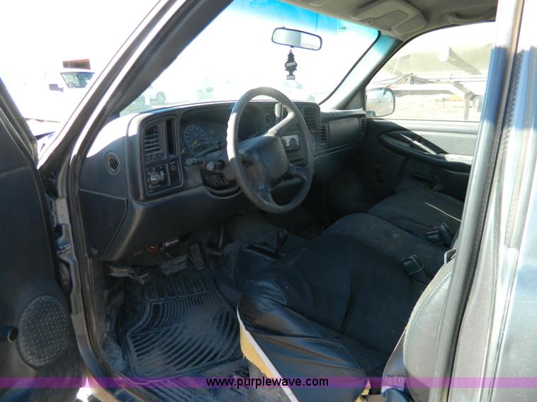 image for item G7623 2000 Chevrolet Silverado K1500 LS pickup truck