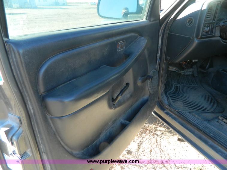 image for item G7623 2000 Chevrolet Silverado K1500 LS pickup truck