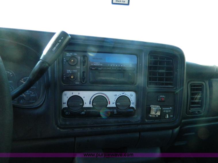 image for item G7623 2000 Chevrolet Silverado K1500 LS pickup truck