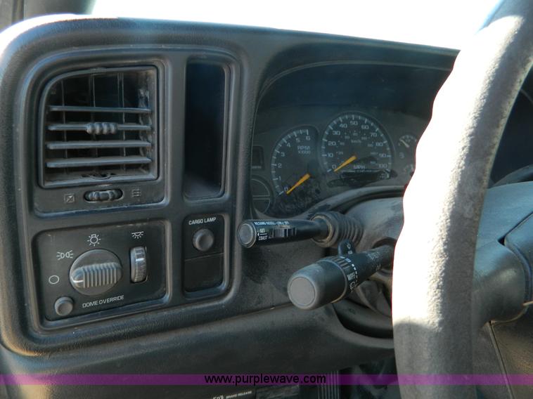 image for item G7623 2000 Chevrolet Silverado K1500 LS pickup truck