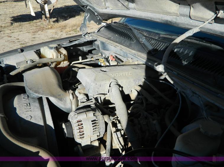 image for item G7623 2000 Chevrolet Silverado K1500 LS pickup truck