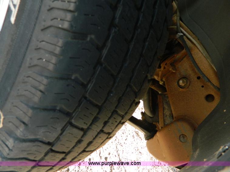 image for item G7623 2000 Chevrolet Silverado K1500 LS pickup truck