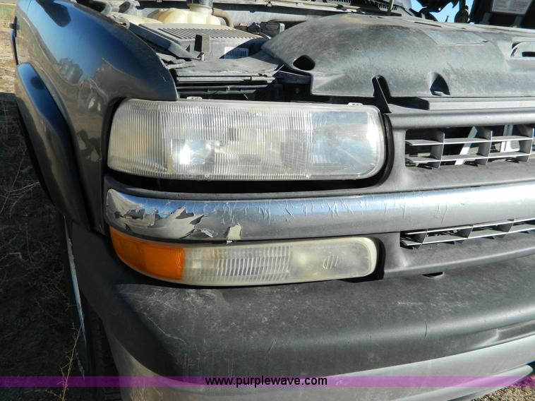 image for item G7623 2000 Chevrolet Silverado K1500 LS pickup truck