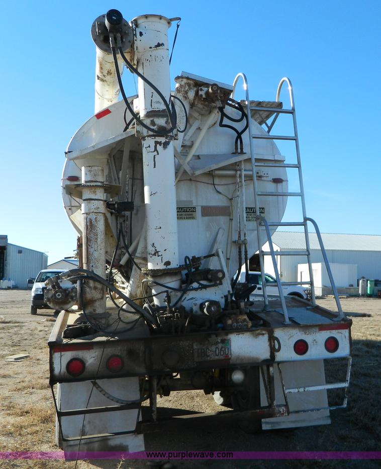 image for item G7624 1998 Pinson 42' feed trailer