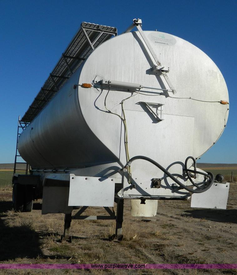 image for item G7624 1998 Pinson 42' feed trailer