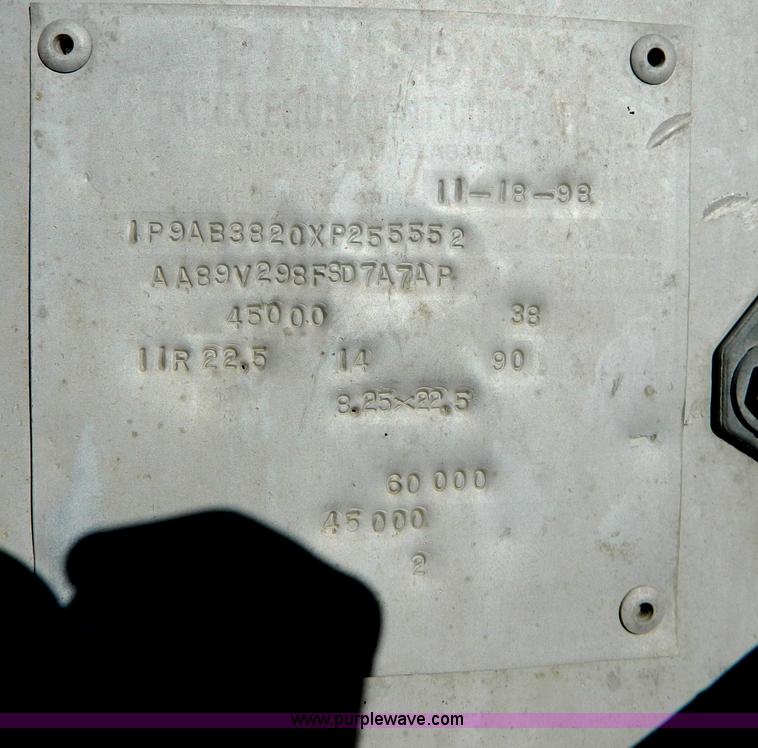 image for item G7624 1998 Pinson 42' feed trailer