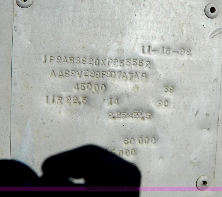 image for item G7624 1998 Pinson 42' feed trailer