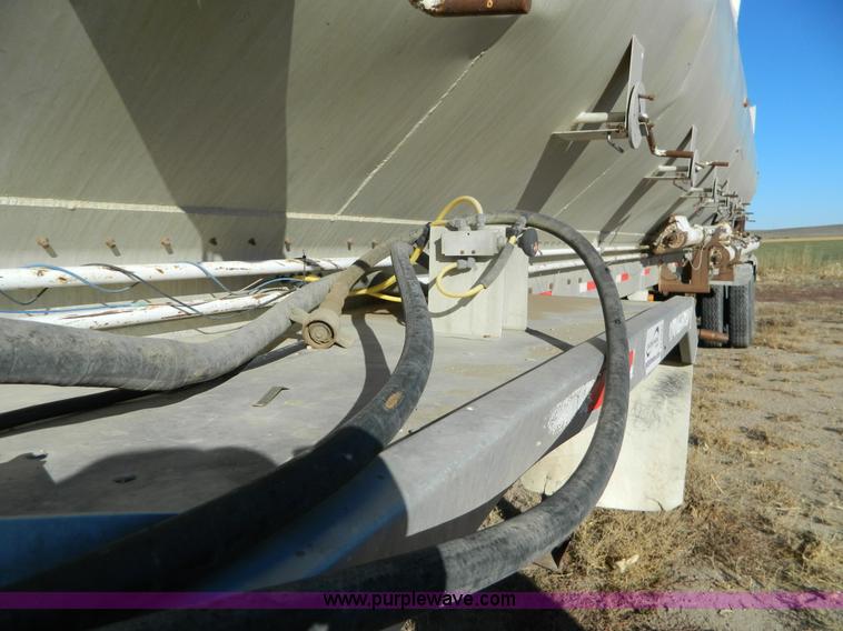 image for item G7624 1998 Pinson 42' feed trailer