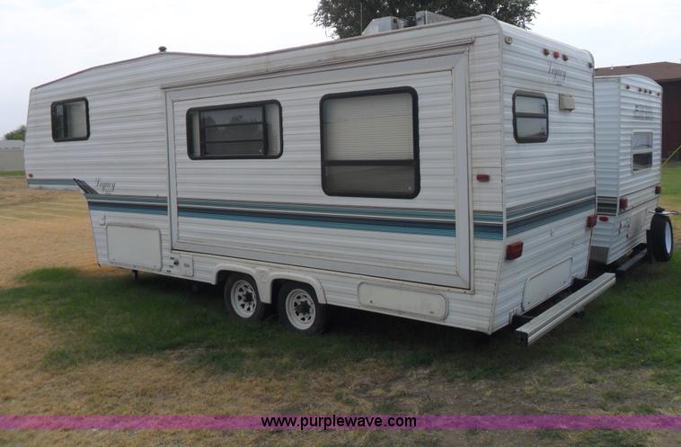 image for item B1627 1995 Excel Legacy fifth wheel camper trailer