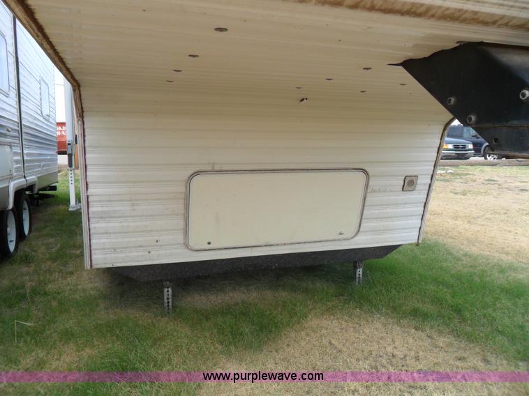 image for item B1627 1995 Excel Legacy fifth wheel camper trailer