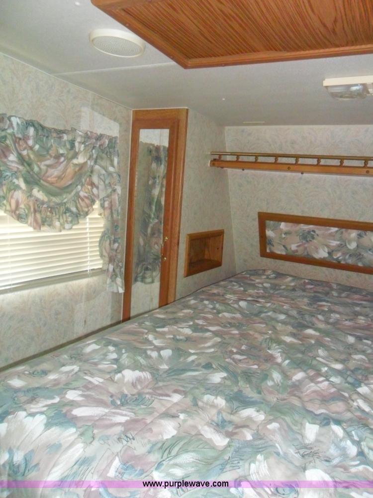 image for item B1627 1995 Excel Legacy fifth wheel camper trailer