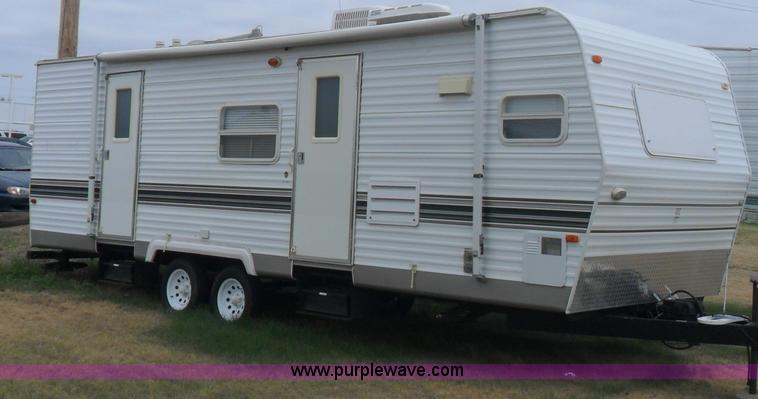 image for item B1628 2004 Wilderness 28' travel trailer camper