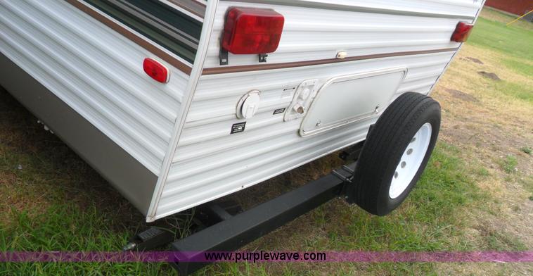 image for item B1628 2004 Wilderness 28' travel trailer camper