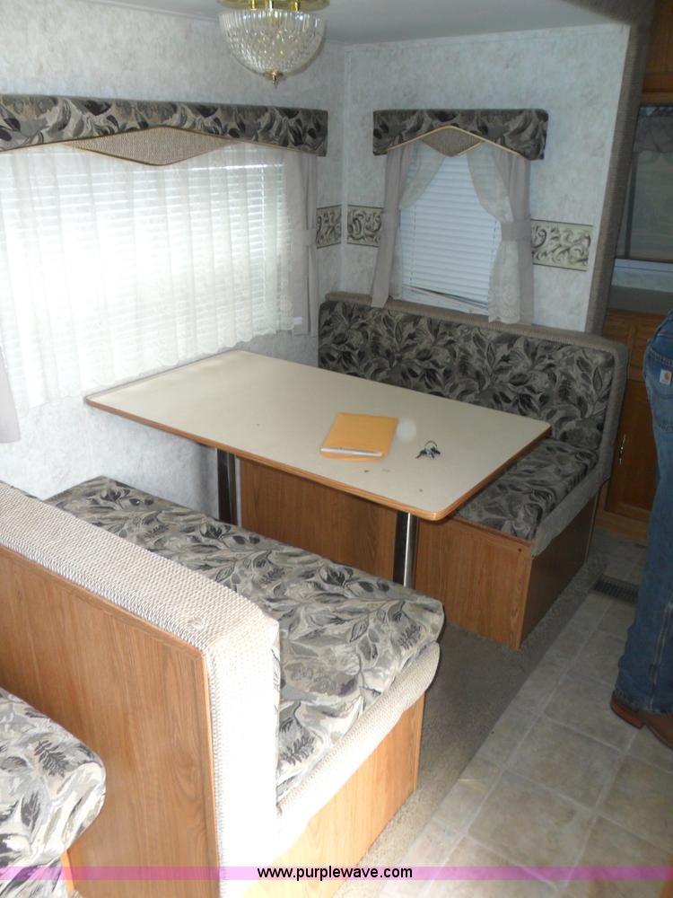 image for item B1628 2004 Wilderness 28' travel trailer camper