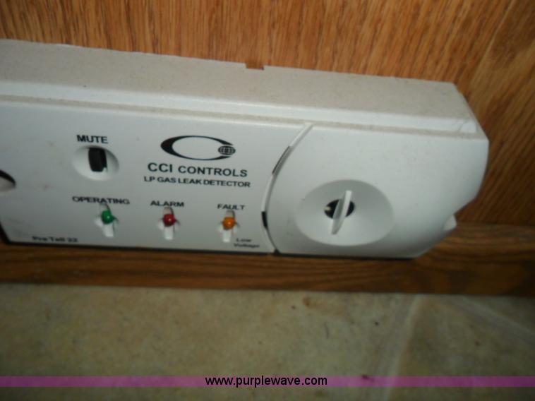 image for item B1628 2004 Wilderness 28' travel trailer camper