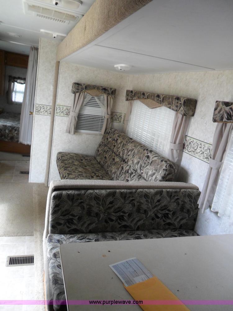 image for item B1628 2004 Wilderness 28' travel trailer camper