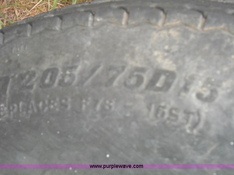 image for item B1628 2004 Wilderness 28' travel trailer camper