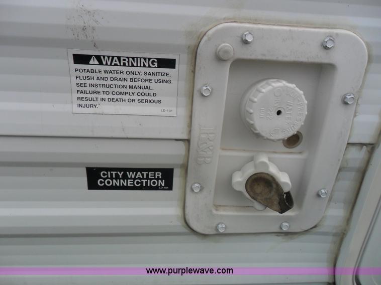 image for item B1628 2004 Wilderness 28' travel trailer camper