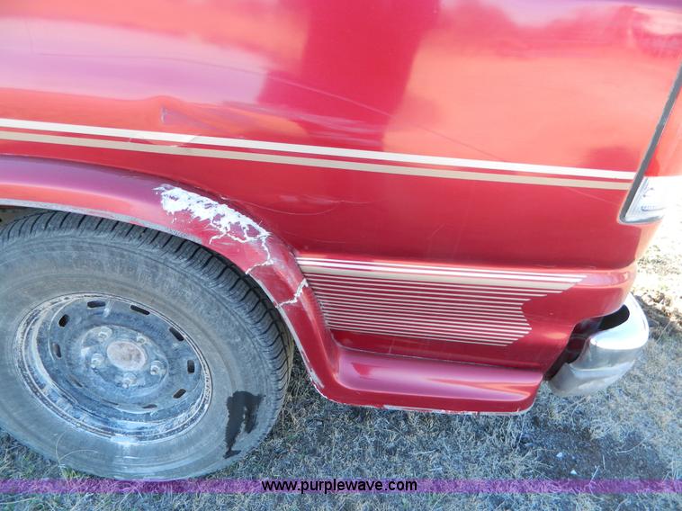 image for item B3980 1995 Ford E150 Tiara conversion van