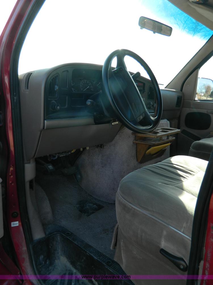 image for item B3980 1995 Ford E150 Tiara conversion van