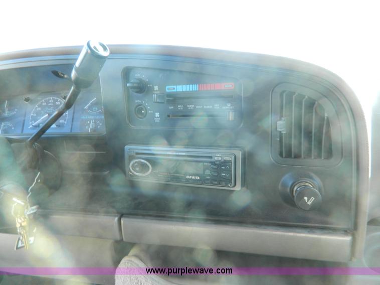 image for item B3980 1995 Ford E150 Tiara conversion van