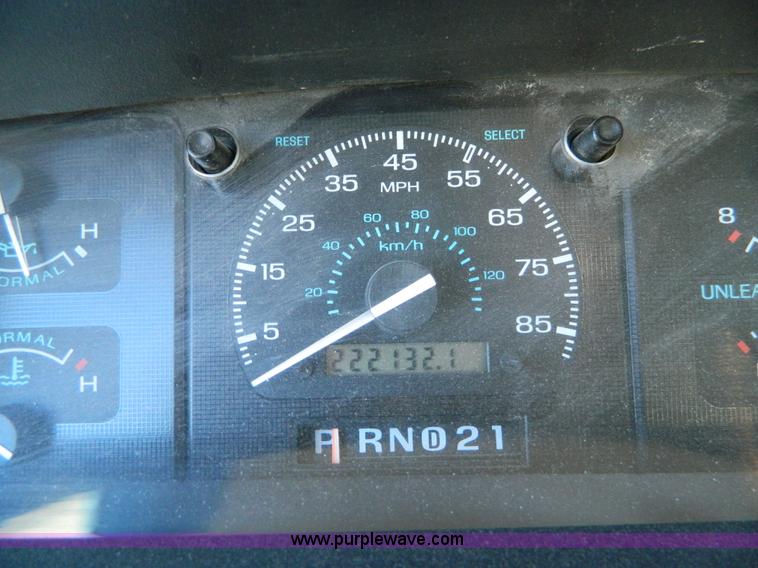 image for item B3980 1995 Ford E150 Tiara conversion van
