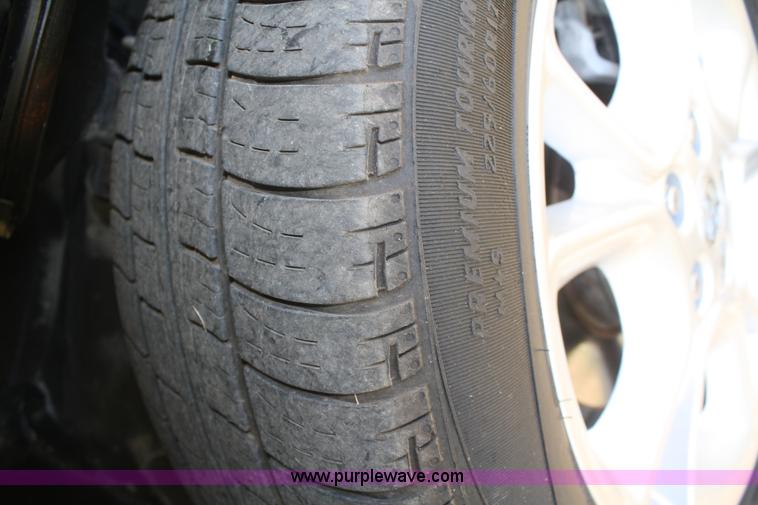 image for item B6986 2005 Toyota Sienna minivan