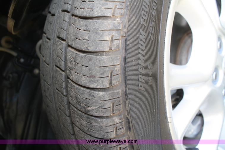 image for item B6986 2005 Toyota Sienna minivan