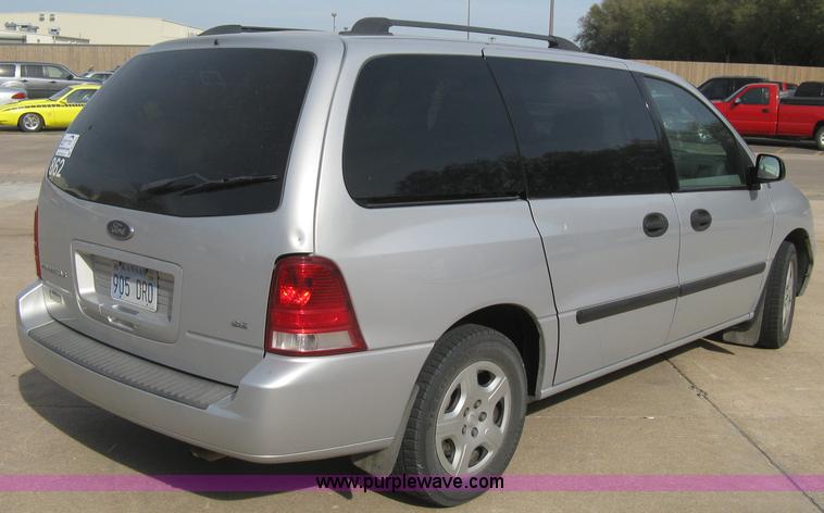 image for item B8259 2007 Ford Freestar SE minivan
