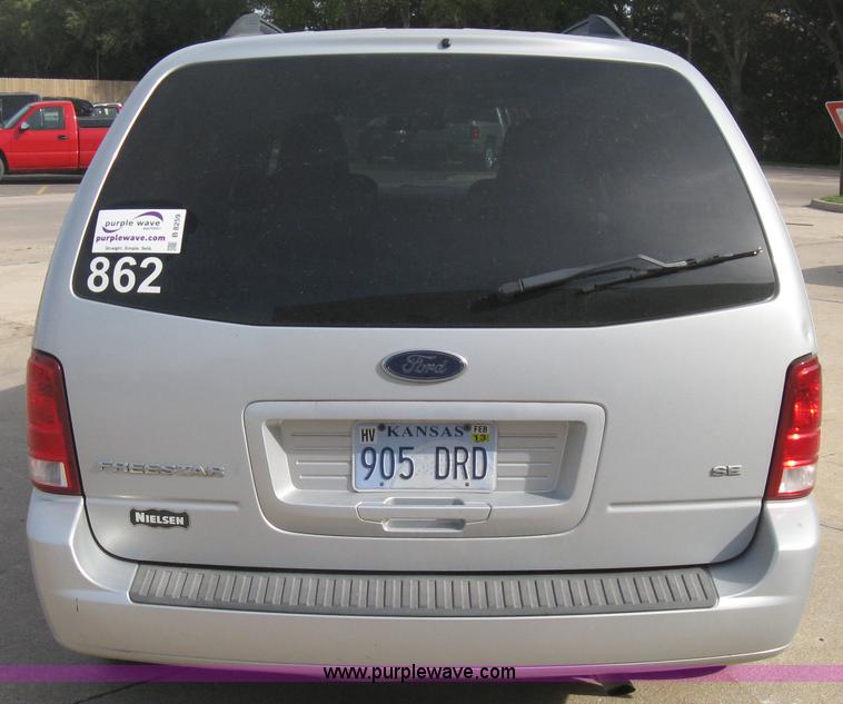 image for item B8259 2007 Ford Freestar SE minivan