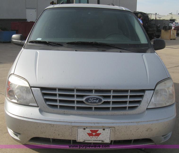 image for item B8259 2007 Ford Freestar SE minivan