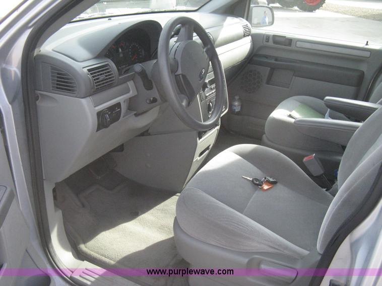 image for item B8259 2007 Ford Freestar SE minivan