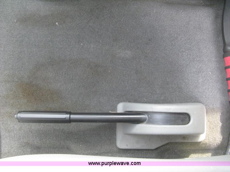 image for item B8259 2007 Ford Freestar SE minivan