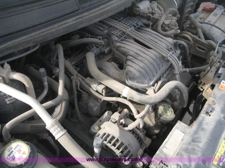 image for item B8259 2007 Ford Freestar SE minivan