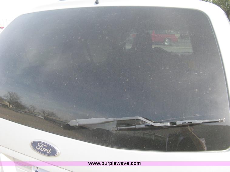 image for item B8259 2007 Ford Freestar SE minivan