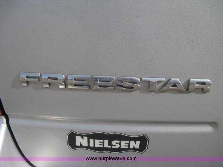 image for item B8259 2007 Ford Freestar SE minivan