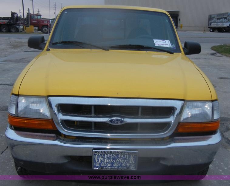 image for item D4735 2000 Ford Ranger XLT pickup truck