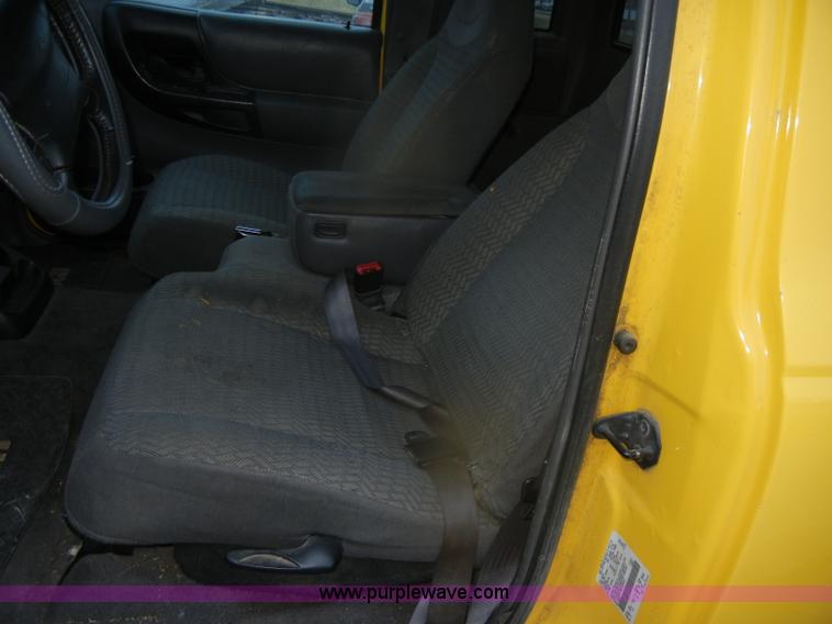 image for item D4735 2000 Ford Ranger XLT pickup truck