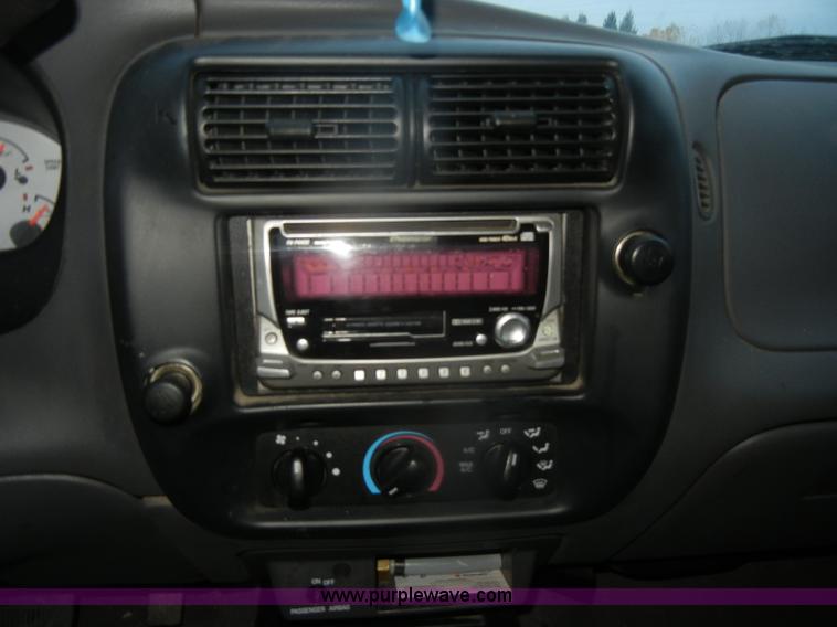 image for item D4735 2000 Ford Ranger XLT pickup truck