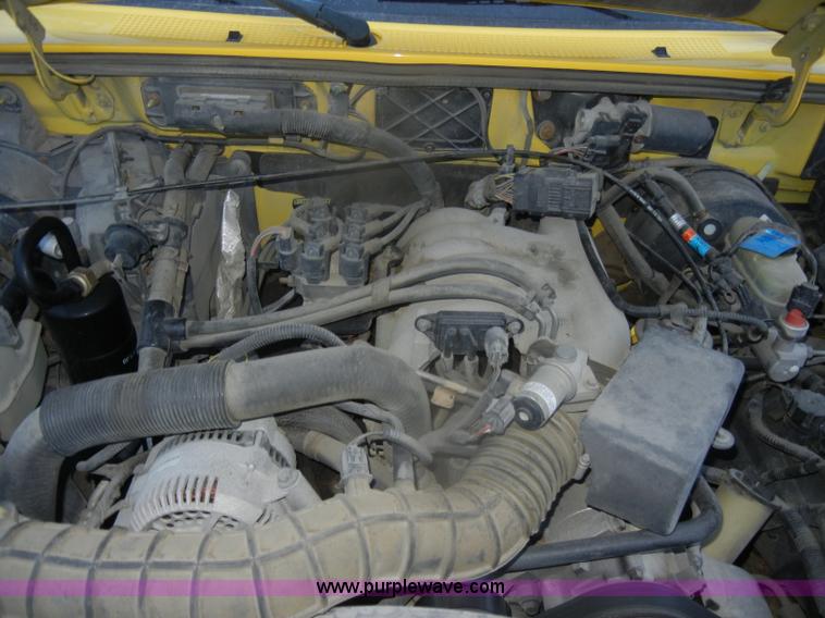 image for item D4735 2000 Ford Ranger XLT pickup truck