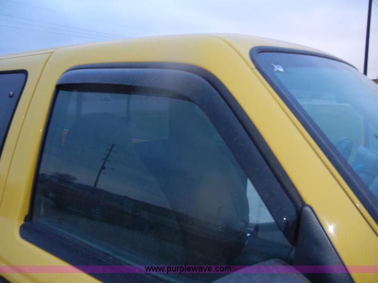 image for item D4735 2000 Ford Ranger XLT pickup truck