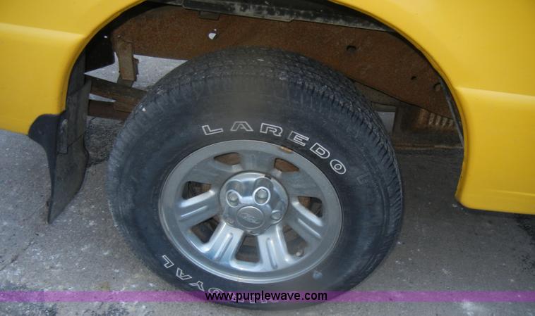 image for item D4735 2000 Ford Ranger XLT pickup truck