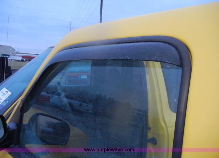 image for item D4735 2000 Ford Ranger XLT pickup truck