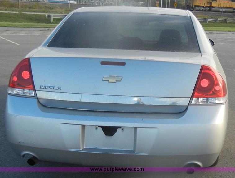 image for item D4821 2006 Chevrolet Impala Police