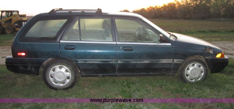image for item D5697 1995 Ford Escort LX