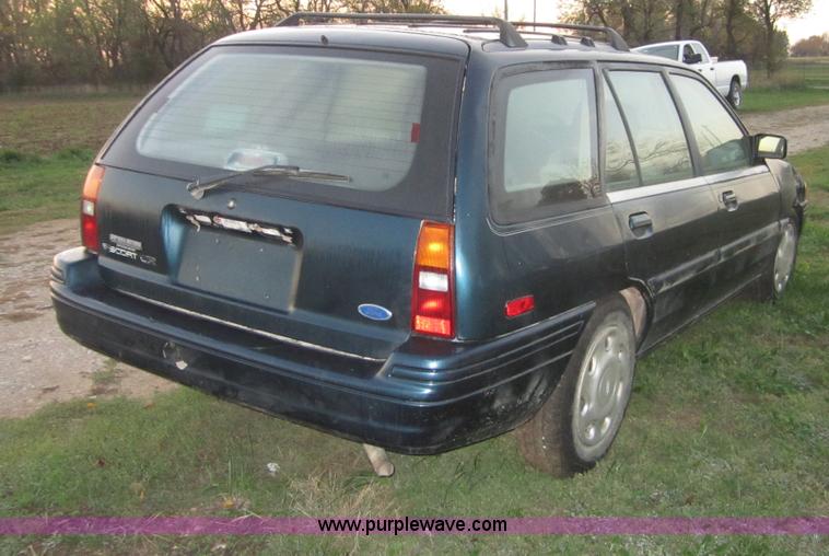 image for item D5697 1995 Ford Escort LX