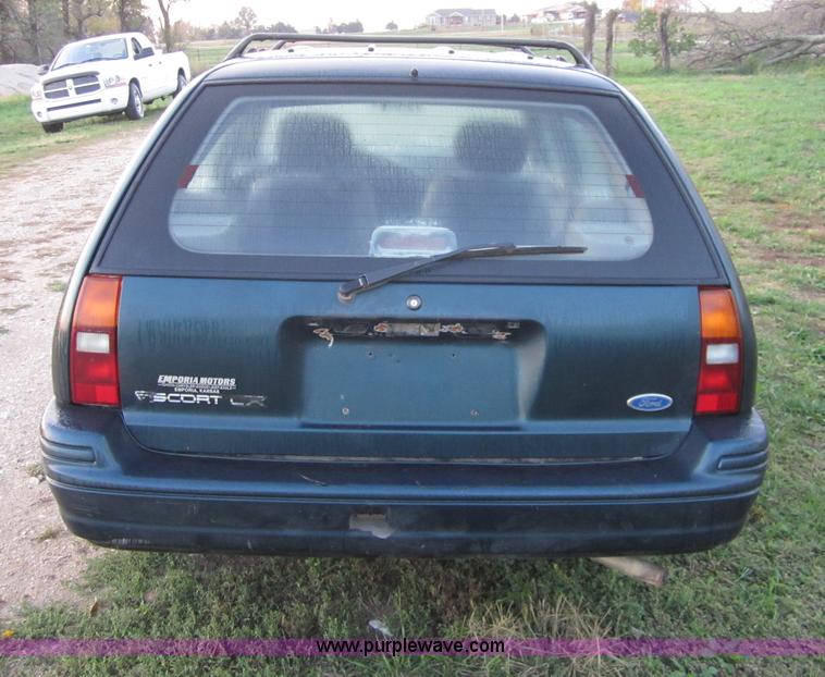 image for item D5697 1995 Ford Escort LX
