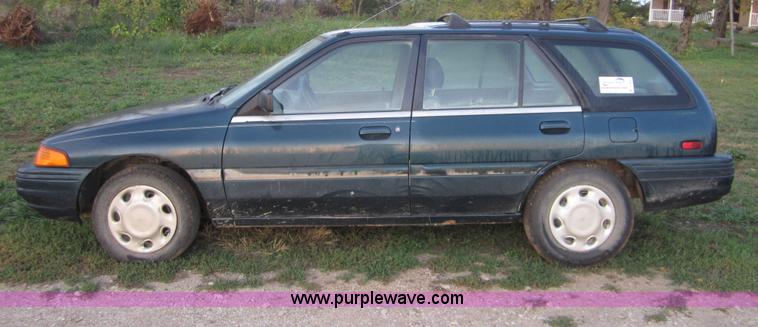 image for item D5697 1995 Ford Escort LX